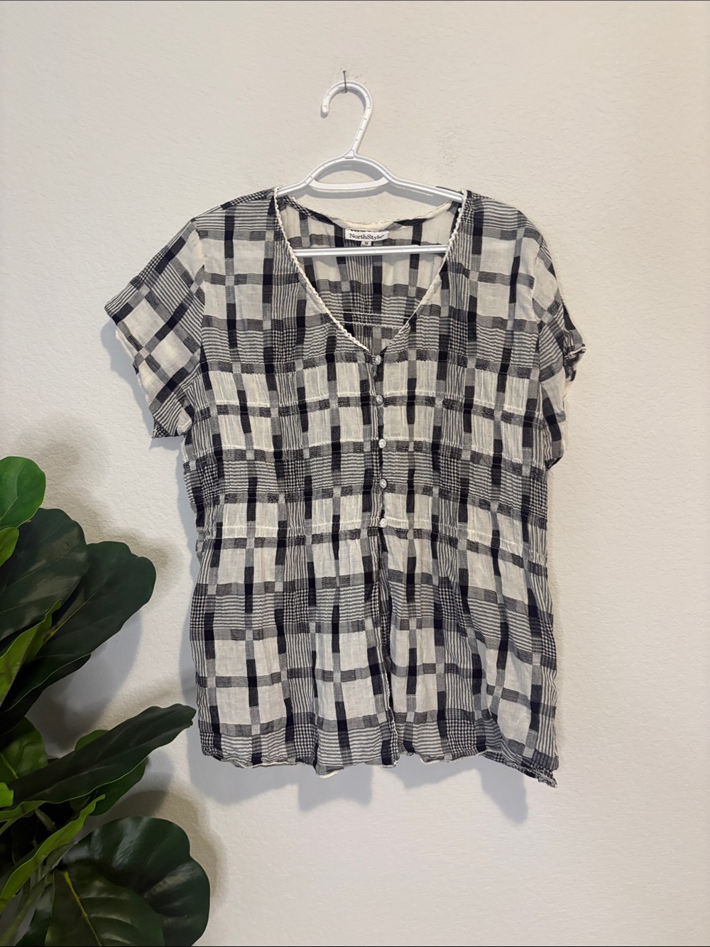 NorthStyle textured Black and White Plaid Button-Front Women’s Blouse 1X